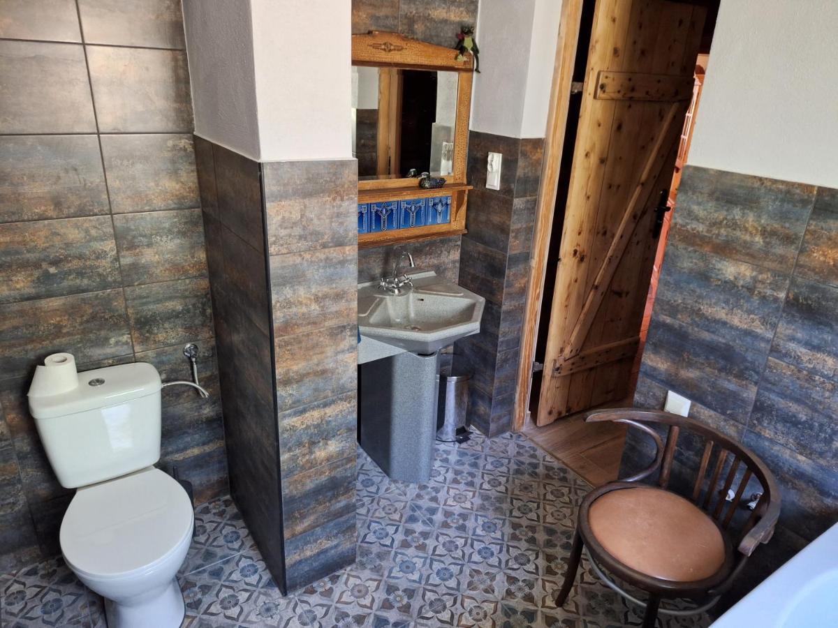 Dom Caloroczny Jozefinka W Karkonoszach Villa Kowary Exterior foto